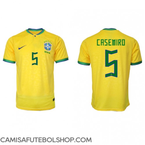 Camisa de time de futebol Brasil Casemiro #5 Replicas 1º Equipamento Mundo 2022 Manga Curta